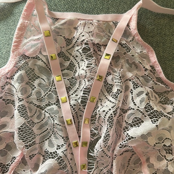 Adore Me Emmeline Unlined Plunge Bra - Picture 9 of 16